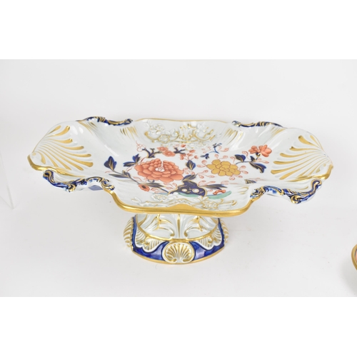 21 - A selection of early 19th century Masons dessert ware, to include an ironstone comport, circa 1815-2... 