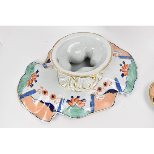 21 - A selection of early 19th century Masons dessert ware, to include an ironstone comport, circa 1815-2... 