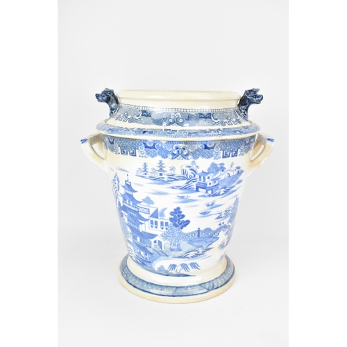 32 - An early 19th century Masons bone china fruit cooler, circa 1810, blue and white transfer-printed, i... 