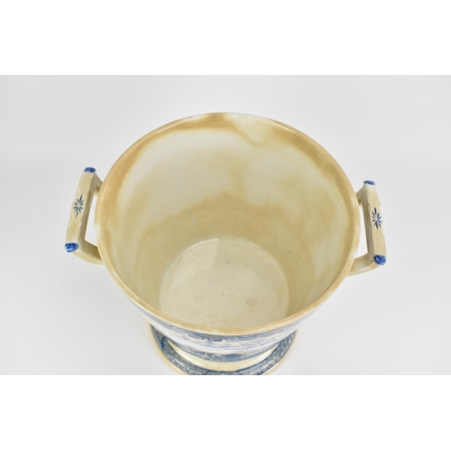 32 - An early 19th century Masons bone china fruit cooler, circa 1810, blue and white transfer-printed, i... 