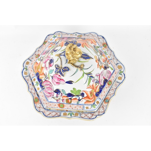 74 - An early 19th century Masons ironstone vegetable tureen, circa 1813-30, in the 'Water Lily' pattern ... 