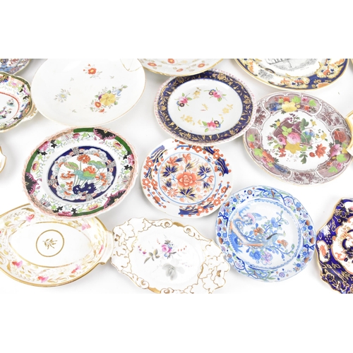 81 - A selection of 19th century Masons ware to include a circa 1820 ironstone moulded dessert plate pain... 