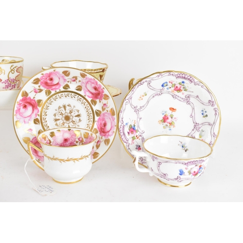 90 - A selection of 19th century tea cups and matching saucers, to include an early 19th century Grainger... 