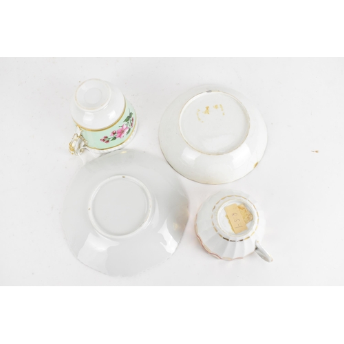 90 - A selection of 19th century tea cups and matching saucers, to include an early 19th century Grainger... 