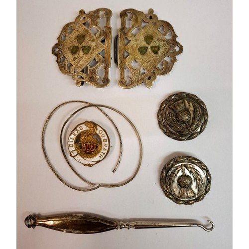 63 - Vintage costume jewellery and collectables to include an engraved white metal hinged bangle, a Turnb... 