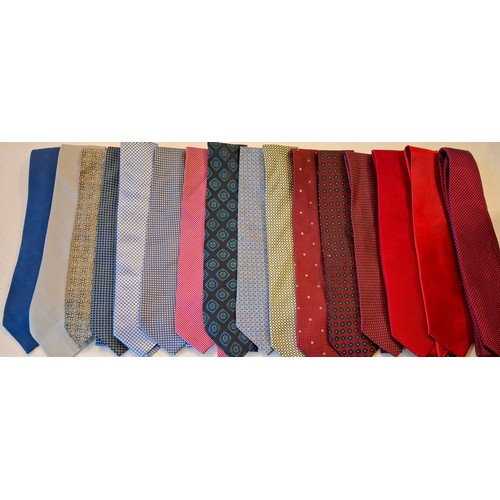 66 - A quantity of ties to include Liberty and Charles Tyrwhitt. Location:
If there is no condition repor... 