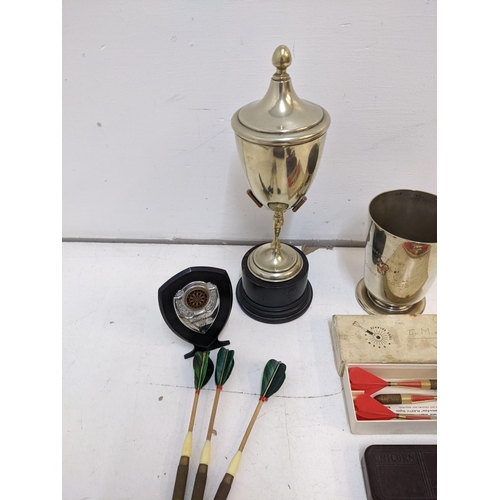 199 - Darts related items to include a silver plated trophy on a plinth, a boxed set of vintage 'Flyrite' ... 