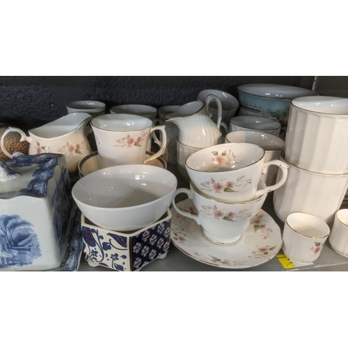 262 - Ceramics and collectables to include Royal Devon porcelain egg holder, Spode blue and white twin han... 