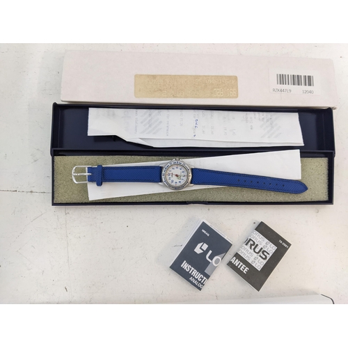 435 - Ladies wrist watches to include: a boxed SEIKO SQ100, a boxed Tissot PR100, a boxed Lorus
Location: ... 