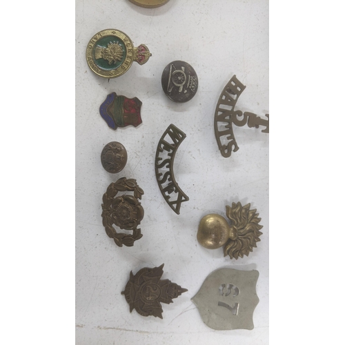 457 - ***THIS LOT HAS WITHDRAWN*** War related items to include WW1 Great Britain Victory medal inscribed ... 