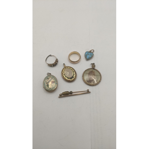 48 - Victorian and later jewellery to include a 9ct gold bar brooch 2.7g; a part gold ring tested as 9ct,... 