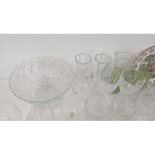 464 - A mixed lot to include a variety of crystal cut glass drinking vessels, together with mixed Masons I... 