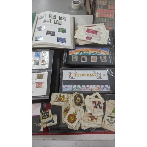 273 - ***THIS LOT HAS BEEN WITHDRAWN***A large quantity of postage stamps and First Day covers to include ... 