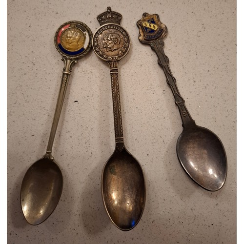 46 - A quantity of costume jewellery, British coins, commemorative collectors teaspoons and watches to in... 