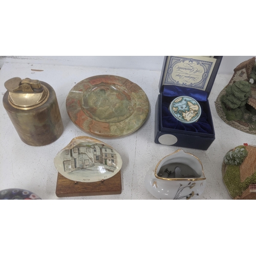 469 - A mixed lot of collectables to include enamel trinkets, David Winter houses, Lilliput Lane cottages,... 