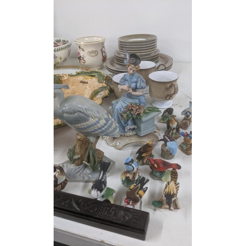 472 - Mixed ceramics and collectables to include Masons Ironstone tableware, a Moorcroft ashtray, a pair o... 