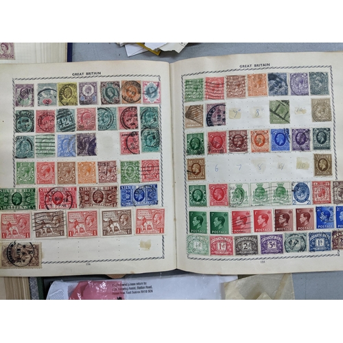 339 - Three 20th century stamp albums and various loose stamps from around the world to include China, Hon... 