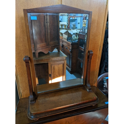 362 - A 19th century walnut drop leaf table, oval top with moulded edge on tapering legs and pad feet 72cm... 