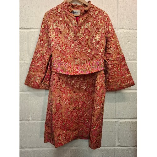 89 - A group of mixed vintage Worldwide clothing to include a 1950's/60's Elka Couture Chinese style pink... 