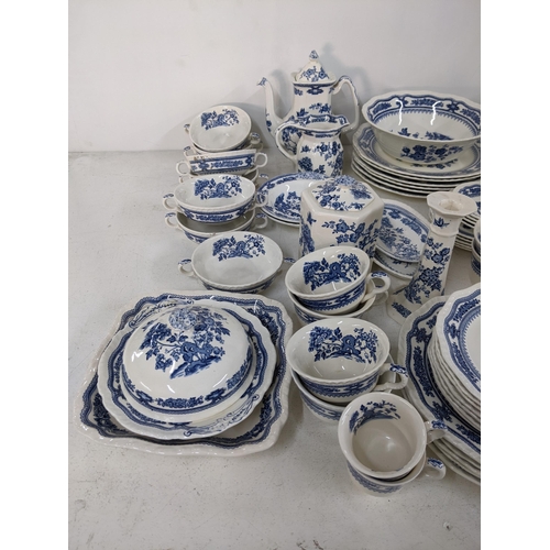 15 - A large collection of Masons Manchu blue and white patterned dinner service to include serving turee... 