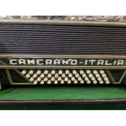 158 - A Sila camerano Italia accordion, in a leather case
Location: GR
If there is no condition report sho... 