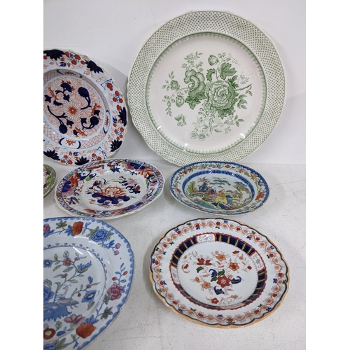 24 - Mostly Masons collectors/decorative plates to include a larger green and white charger - Paynsley pa... 