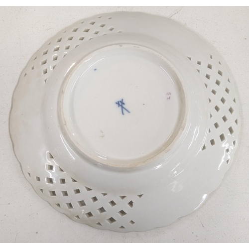 61 - A Meissen Indian purple plate marked to the base
Location: L 1-3
If there is no condition report, pl... 