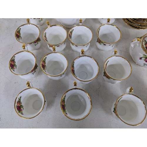 328 - A Royal Albert Old Country Roses pattern tea set
Location: 1.2
If there is no condition report shown... 