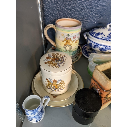 4 - A mixed lot of china and ceramics to include a de Olde English Grosvenor China tea set by Jackson an... 