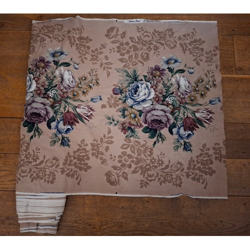 95 - A quantity of vintage fabric remnants to include a narrow width Sanderson 'Cameo Rose' cotton fabric... 