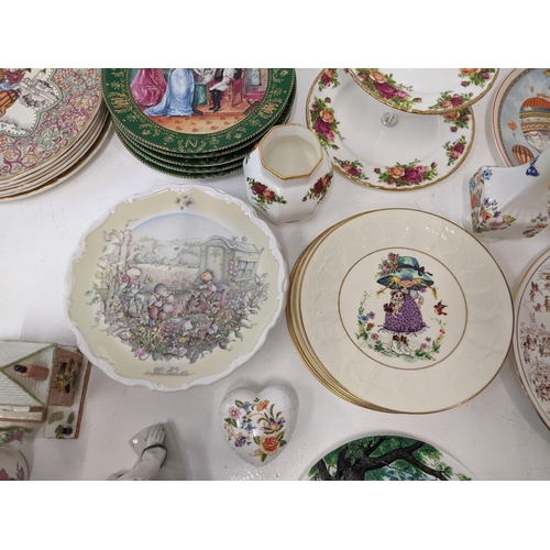 185 - A collection of ceramics to include various collectors plates, a Royal Albert old country roses patt... 