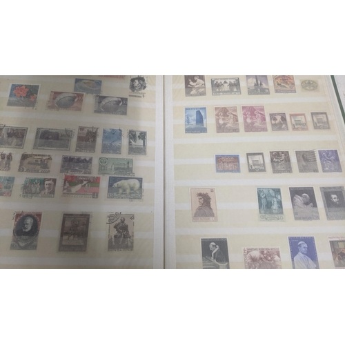 338 - A quantity of stamps from around the world mounted in various albums, some loose, along with various... 