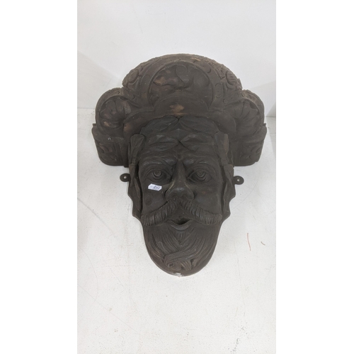 485 - A 19th century Continental carved wall bracket in the form of a face of a man, 30cm
Location:A1B
If ... 