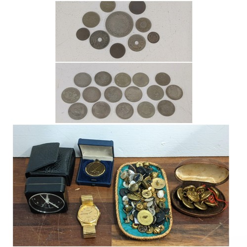 350 - A mixed lot to include a Sekonda wristwatch, a hockey medal, military buttons, a small collection of... 