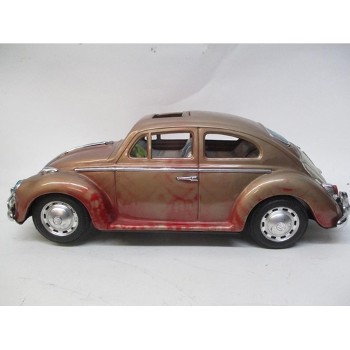 530 - A 1960s Bandai Japanese large scale tinplate Volkswagen Beetle, 5 1/4