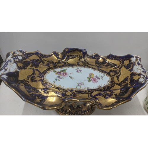 538 - An early 19th century Masons Ironstone comport pedestal dish with floral gilt decoration Location: R... 