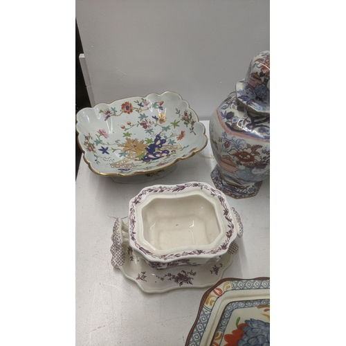 544 - A selection of early 19th century and later Masons china to include tureens, lidded vase and pedesta... 