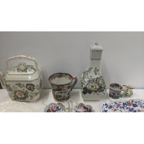 545 - A mixed lot of Masons Ironstone china to include two 19th century dessert dishes, dinner plates, a t... 