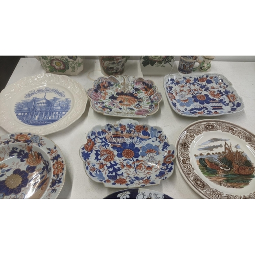 545 - A mixed lot of Masons Ironstone china to include two 19th century dessert dishes, dinner plates, a t... 