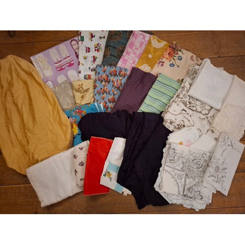 276 - This lot has been withdrawn

Mixed fabric remnants and linen to include Harlequin 'Twinkle Toes' and... 