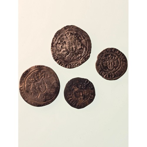 17 - Kingdom of England - mixed Silver Coinage to include two Halfgroats and two long-cross Pennies,