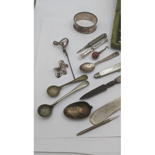 170 - A mixed lot of silver and silver plated items to include Victorian manicure set with silver handles,... 