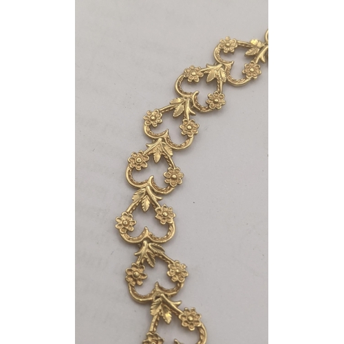 30 - A 14ct yellow gold bracelet with floral heart shaped links having a box clasp 7.4g
Location:CAB5
If ... 