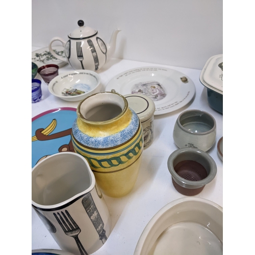 412 - A mixed lot of ceramics to include a Royal Doulton 'Bunnykins' breakfast set, a 'Port of Call' studi... 