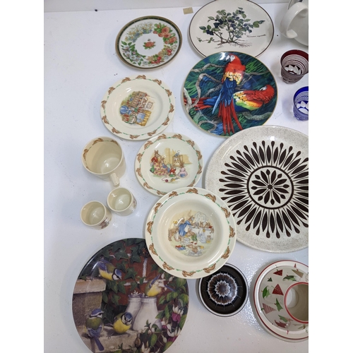 412 - A mixed lot of ceramics to include a Royal Doulton 'Bunnykins' breakfast set, a 'Port of Call' studi... 