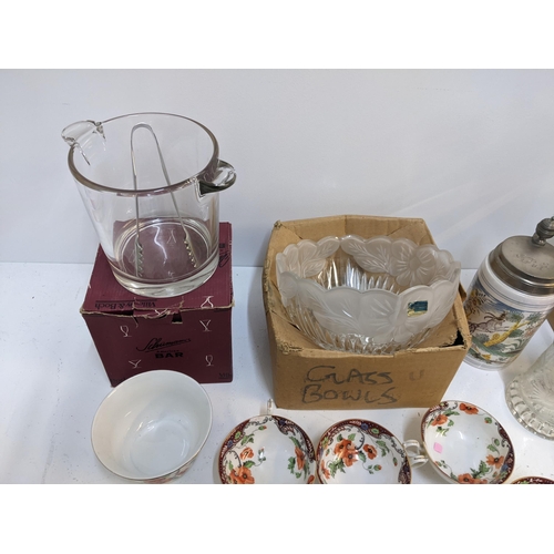 445 - A mixed lot to include a Czech porcelain part tea set, a Villeroy and Boch glass ice bucket and tong... 