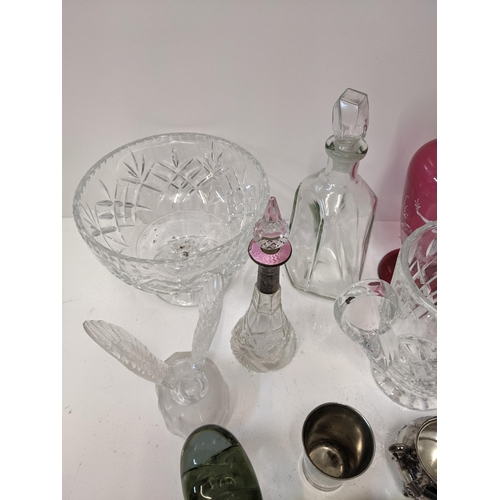 449 - A collection of glassware and metalware to include a pair of continental cranberry glass vases A/F, ... 