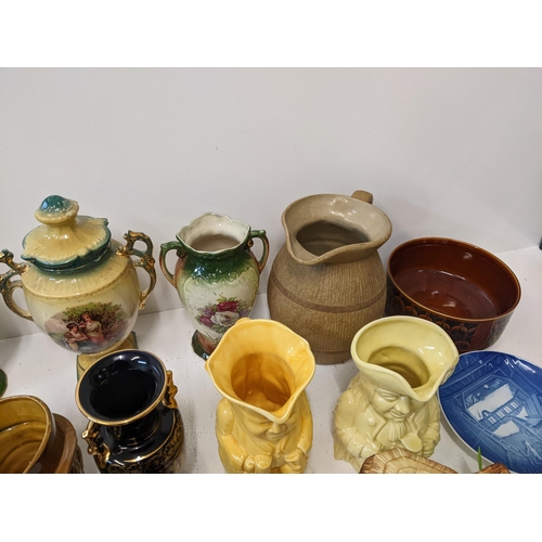 450 - A mixed lot of mostly ceramics to include two cottage wear novelty teapots, A Royal Copenhagen 1983 ... 