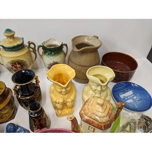 450 - A mixed lot of mostly ceramics to include two cottage wear novelty teapots, A Royal Copenhagen 1983 ... 