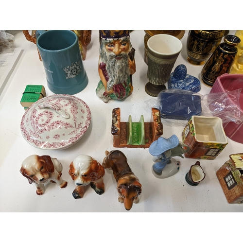 450 - A mixed lot of mostly ceramics to include two cottage wear novelty teapots, A Royal Copenhagen 1983 ... 